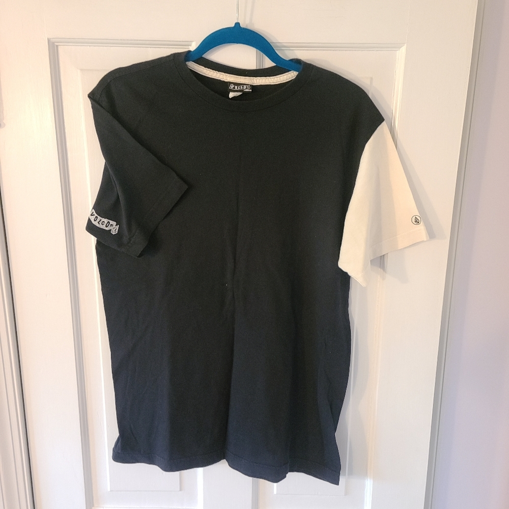 Volcom skater shirt